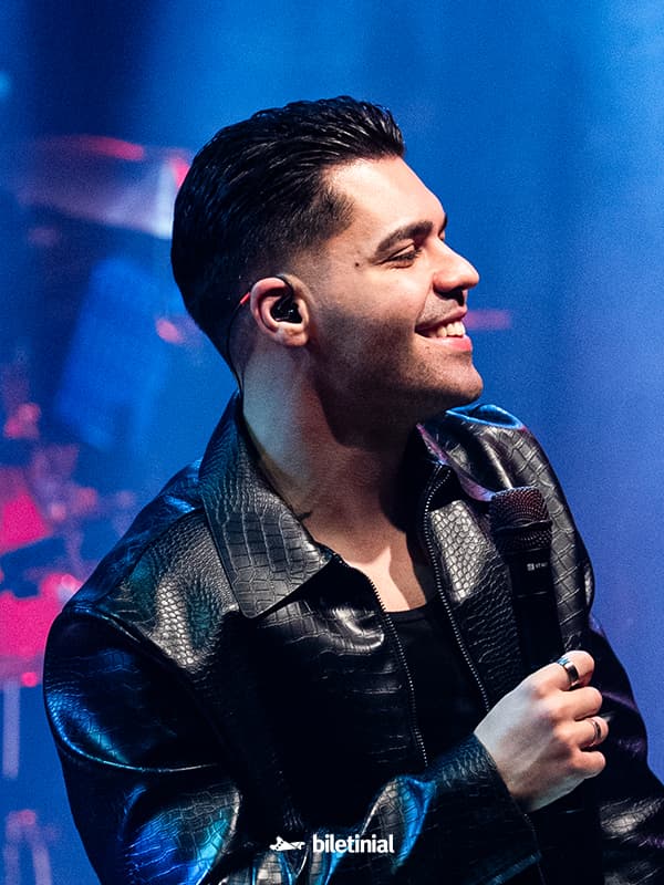 Emir Can İğrek konser afişi